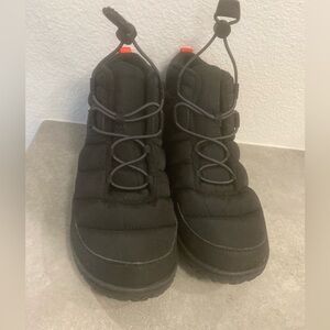 NWOT Chaco Water Resistant Slip on Puffer Lace Bootie